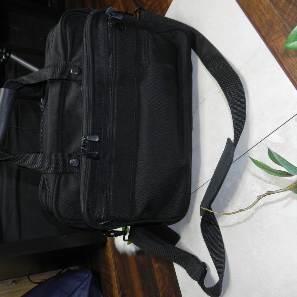 Briggs & Riley Black crossbody laptop briefcase - Picture 10 of 16